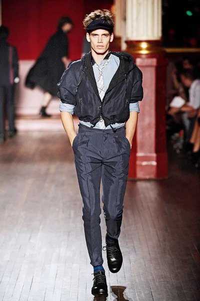 Look 17